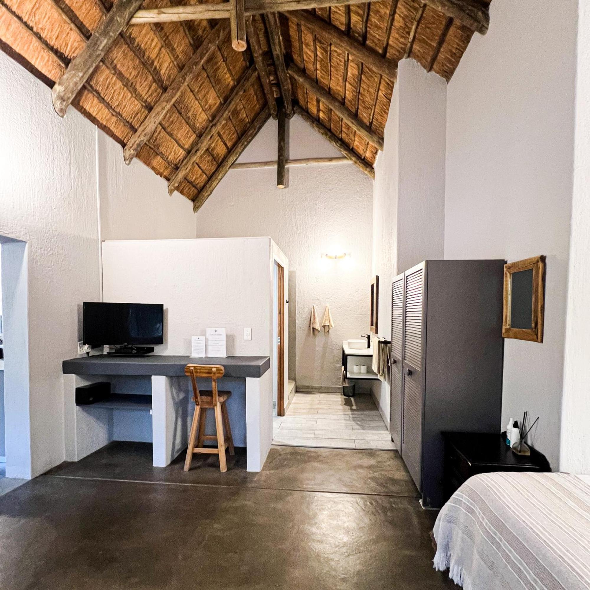 24 Degrees South Country Estate Villa Hoedspruit Bagian luar foto